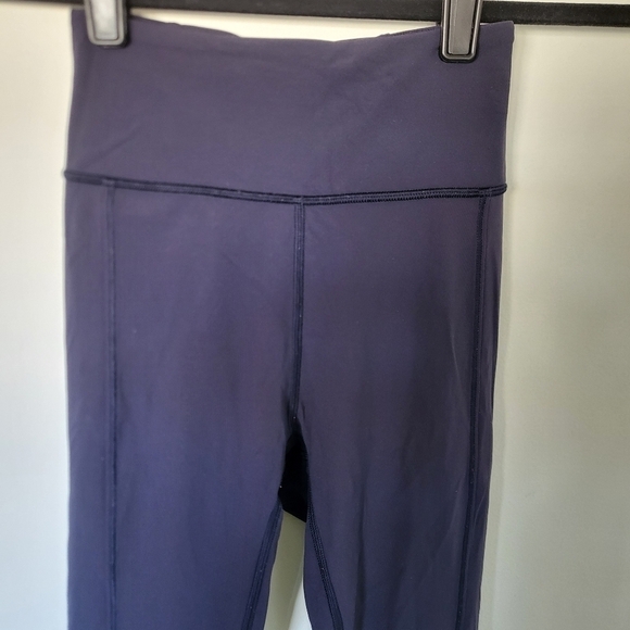 Lululemon Hold On Tight Solid 28'' Midnight Navy Stirrup Leggings Sz 2 - Picture 4 of 16